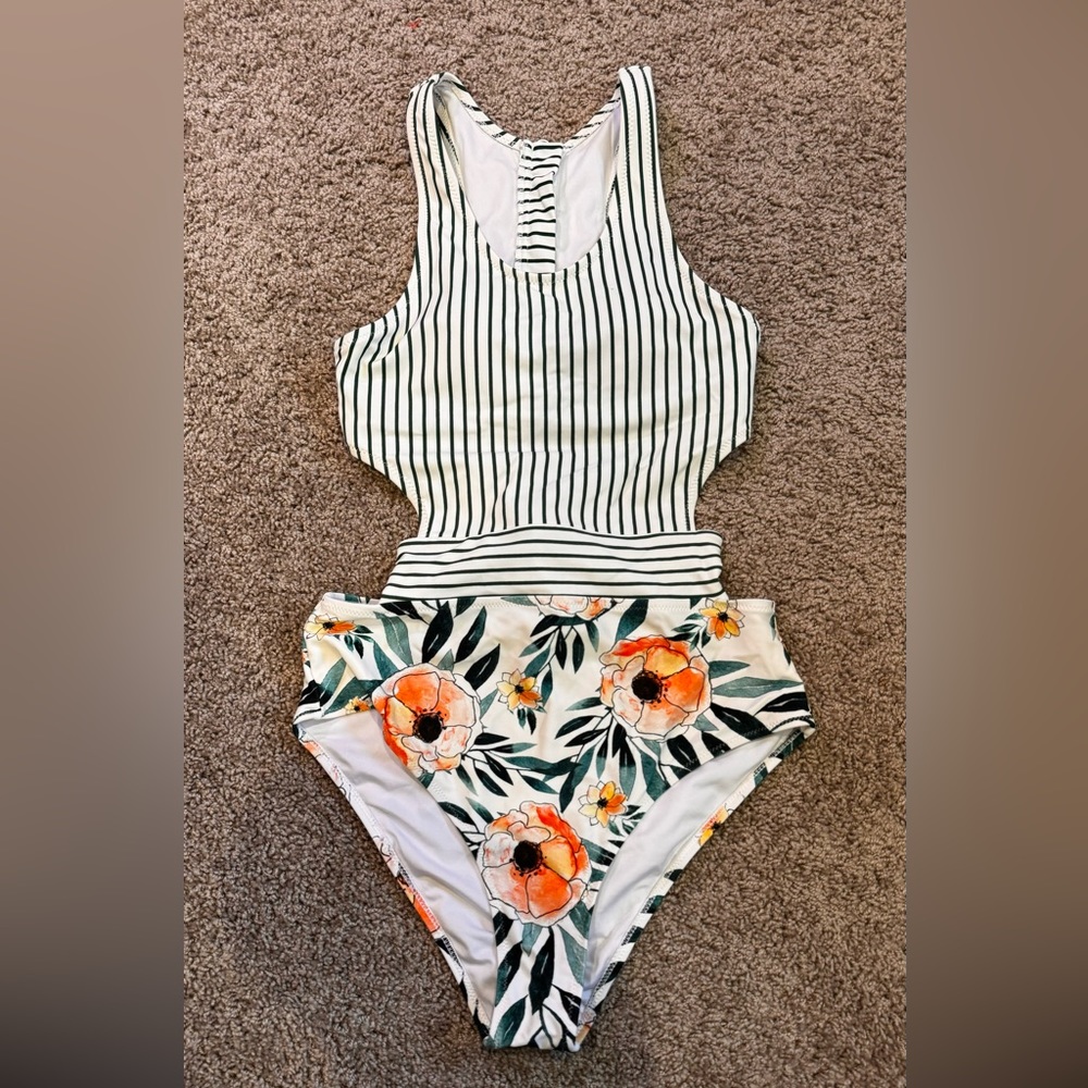 One piece swimsuit